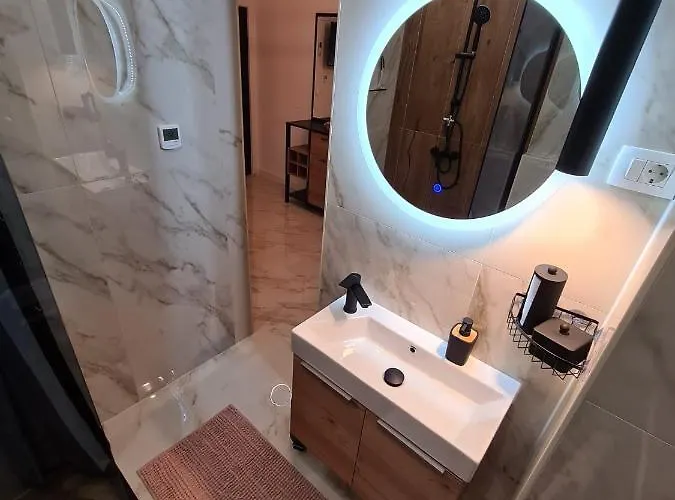 Premium Class - Free Parking Apartment *